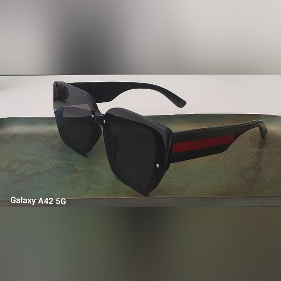 Men's Oversized Designer Italian Sunglasses Black with Red & Green Stripe Side - Picture 7 of 11
